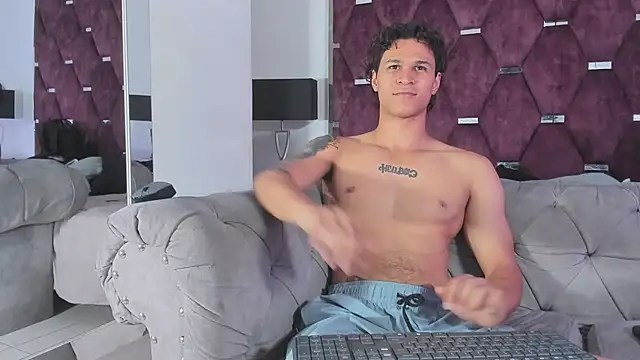 Chatroom XXX en direct de TonyBenedetti