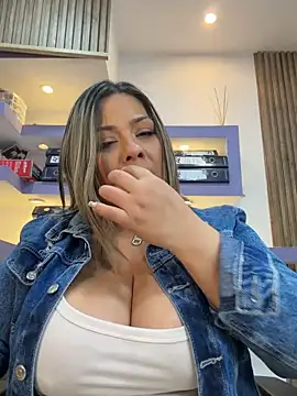 Chat XXX en directo de isabella_horney_