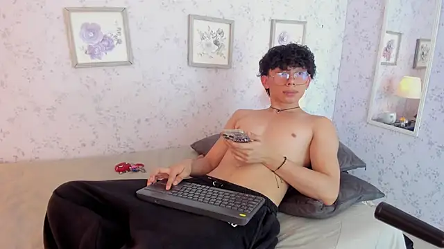 XXX chat uživo modela liam_twiink