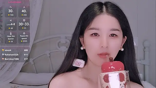 BingLin- Live XXX Chat