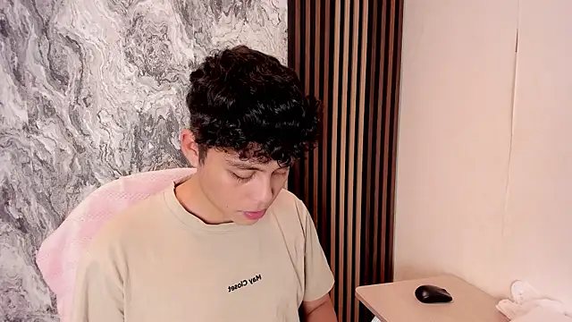 Nathanbelll's Live XXX Chat