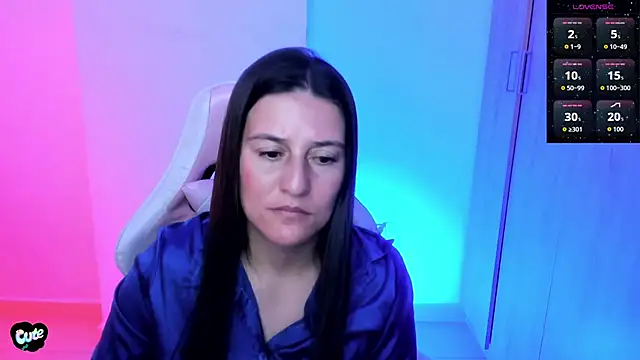 Saskyaan Live XXX chat