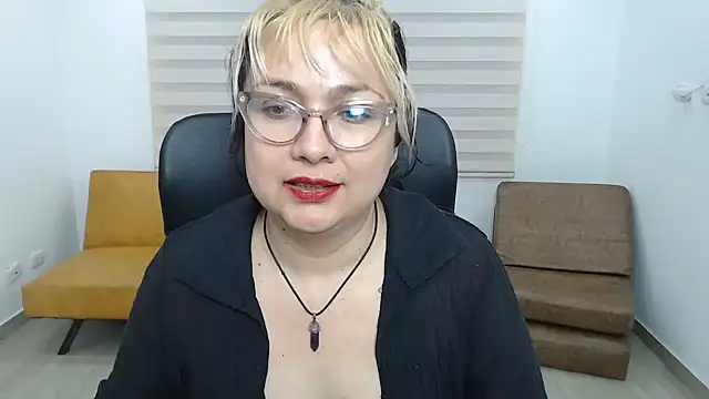 XXX chat uživo modela AnyaLuxx