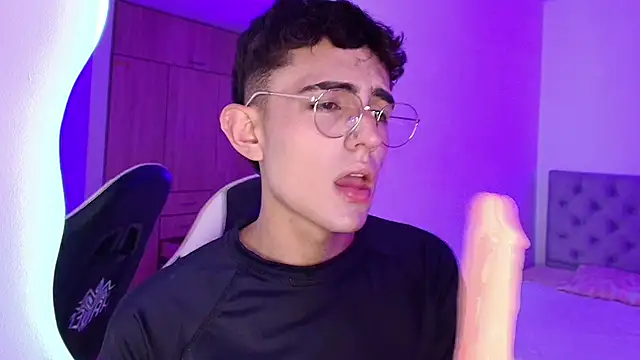 Chat +18 de Eithan__wolf ao vivo
