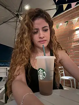 צ'אט XXX בשידור חי של alana15