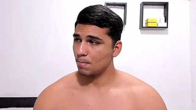 Thiago_bel Chat XXX in diretta