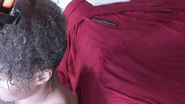yiauana Chat XXX in diretta
