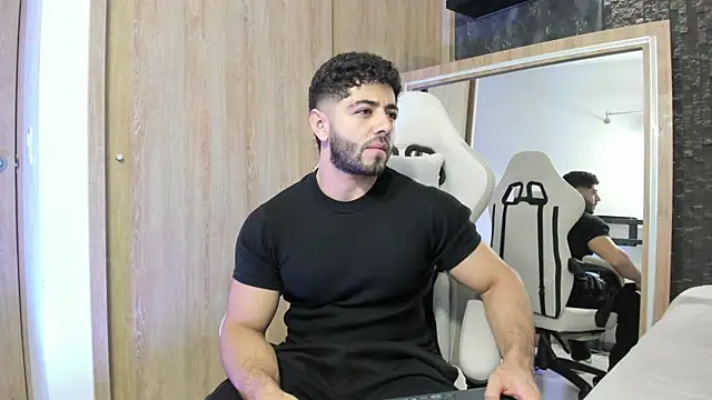 دردشة Thiago_moretti الجنسية المباشرة
