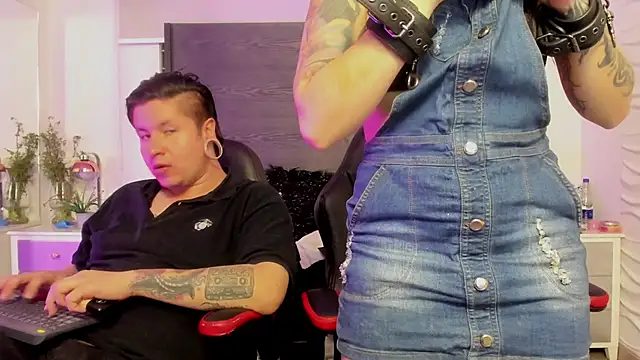 Chatroom XXX en direct de inkedsinners_