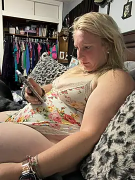 XXX chat uživo modela sweetkacibaby