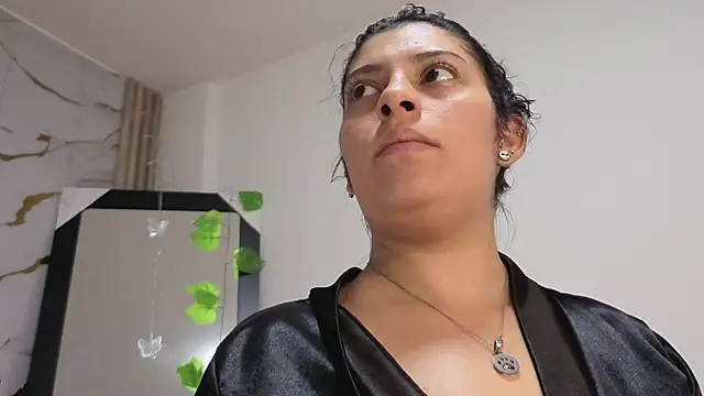 Iam_Issaa Live XXX-Chat