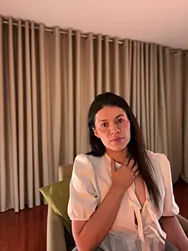 Zandrina Adlı Modelin Canlı XXX Sohbeti
