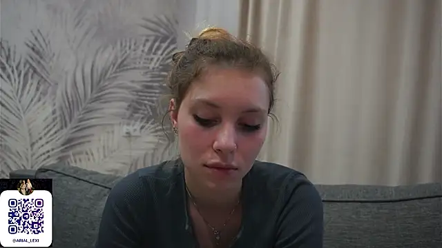 Sairallyn Live XXX Chat