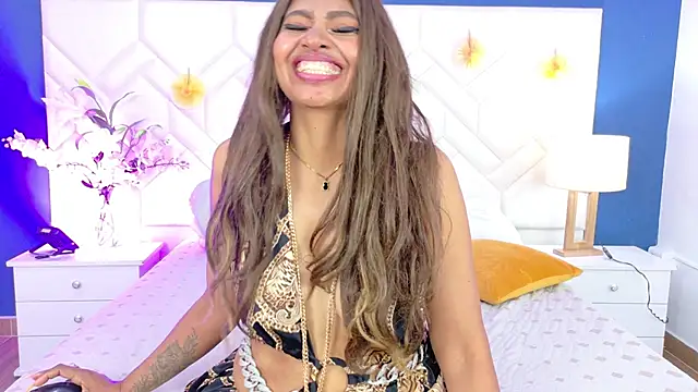 Kiara_Parker_ Adlı Modelin Canlı XXX Sohbeti