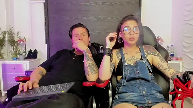 Chat XXX en directo de inkedsinners_