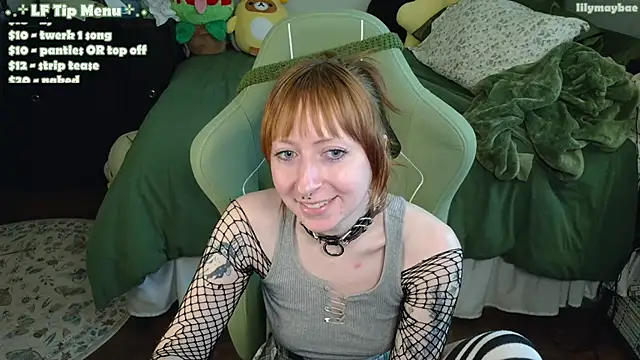 צ'אט XXX בשידור חי של LilyMayBae