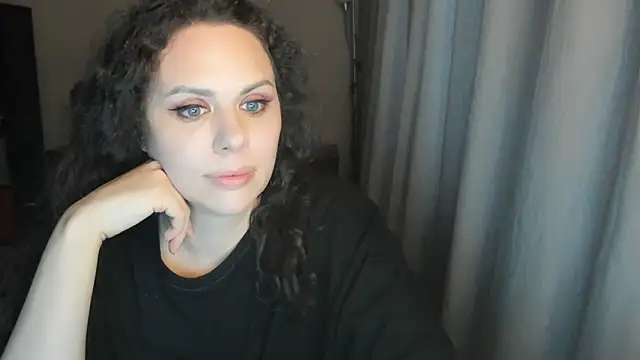 MollyCheiz Adlı Modelin Canlı XXX Sohbeti