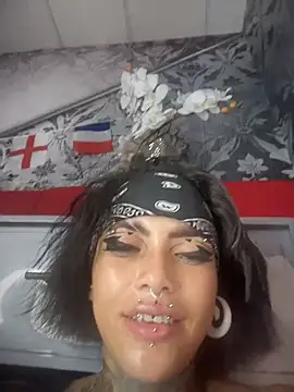 Chat XXX en directo de TattooraXXX
