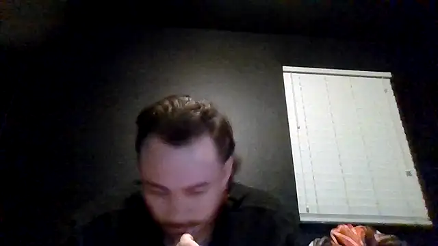 Chat XXX en directo de Mikecloudyhawk