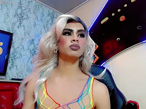 Chat +18 de Silvana_Boyer ao vivo