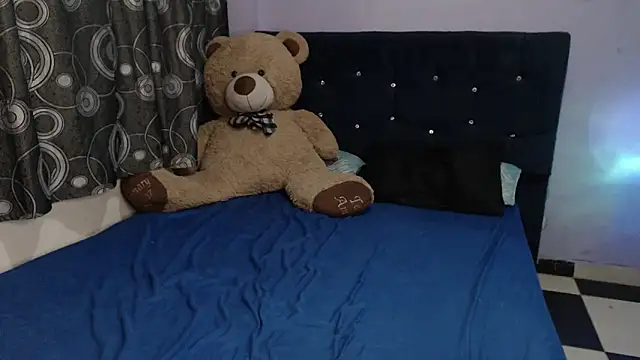 ANGELIQUE_KLANE 即時 XXX 聊天