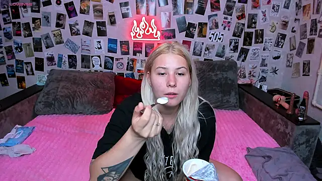 x_Ulya1cutex Adlı Modelin Canlı XXX Sohbeti
