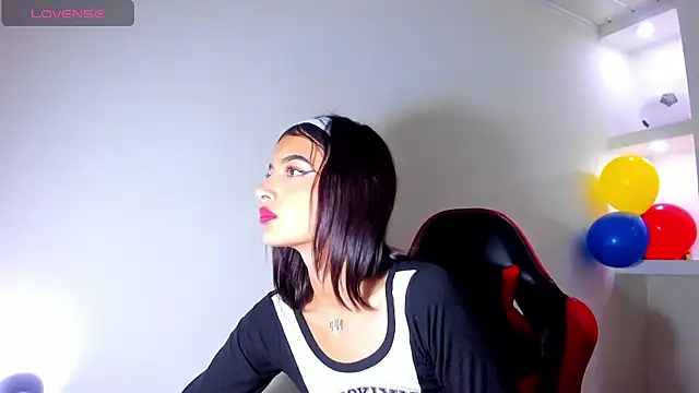 honeyluxe_ Adlı Modelin Canlı XXX Sohbeti