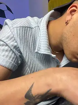 Dereck_KlainのライブXXXチャット