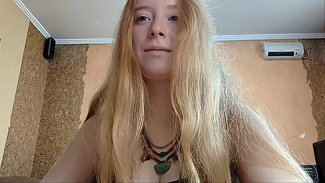 Chat +18 de KateVibe_01 ao vivo