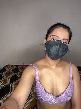 renu_leone 即時 XXX 聊天