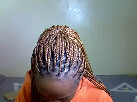Pearl_petite 即時 XXX 聊天