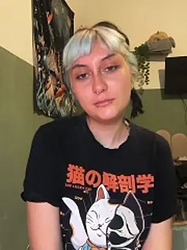 Lola_bunnydoll 即時 XXX 聊天