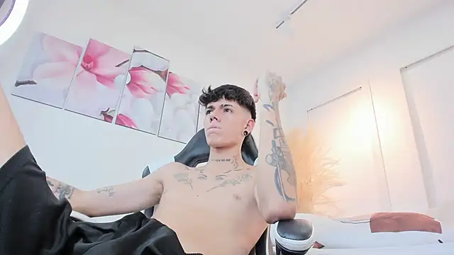 Tommy_valverde – Naživo XXX chat