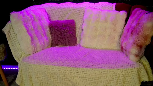 CherrySin Adlı Modelin Canlı XXX Sohbeti