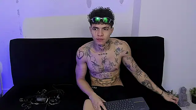 john_mystic Show in webcam