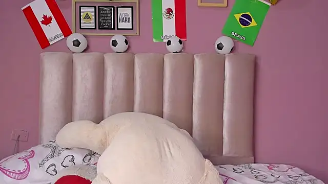 ORIANNA_21 élő XXX-chatje