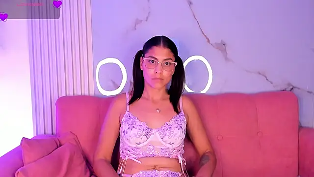 LunaRossie_'s Live XXX Chat