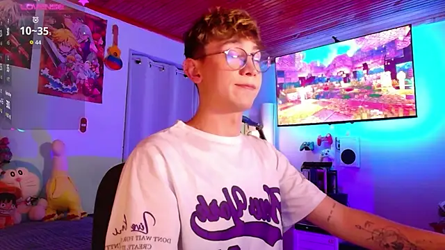 Chris_Blake_ live XXX chat