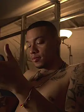 AlphaMasterXxx Chat XXX live