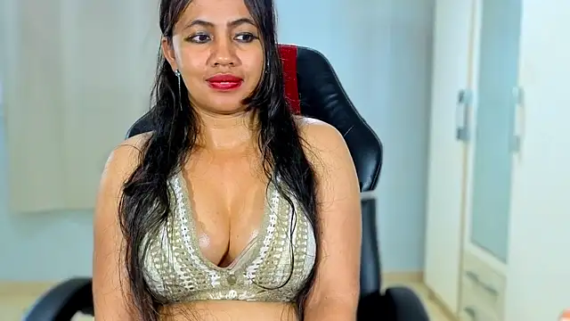 FannyXhot Adlı Modelin Canlı XXX Sohbeti