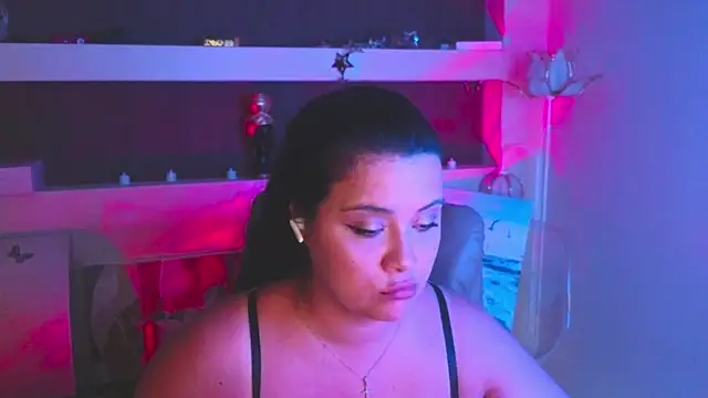 Malika_uAngel 即時 XXX 聊天