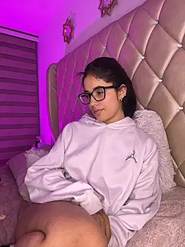 Lucy_engel Chat XXX in diretta