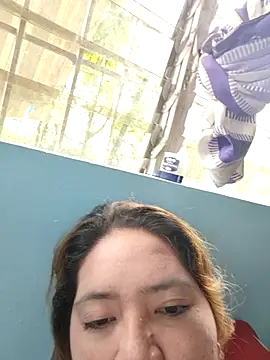 Chat XXX en directo de naughtiestmumknky99