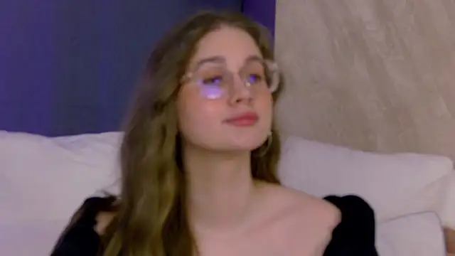 XXX chat uživo modela EllieHayes
