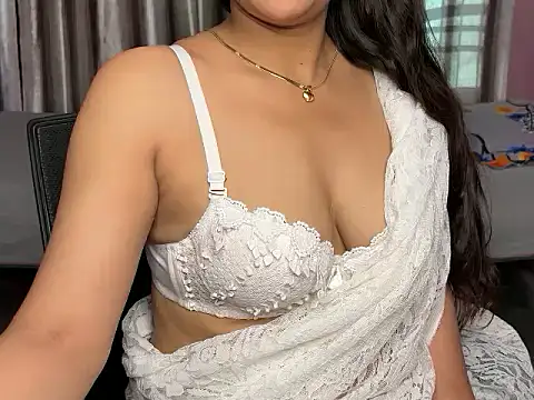 Radhika_4_you Live XXX-Chat