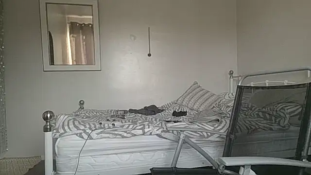 33ENG Adlı Modelin Canlı XXX Sohbeti