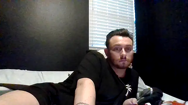 Chat XXX en directo de Mikecloudyhawk