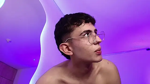 Chat +18 de Eithan__wolf ao vivo