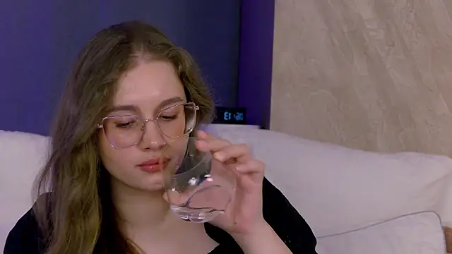 Chat XXX en directo de EllieHayes