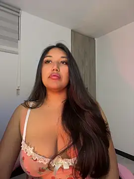 Chat XXX en directo de SharaRous